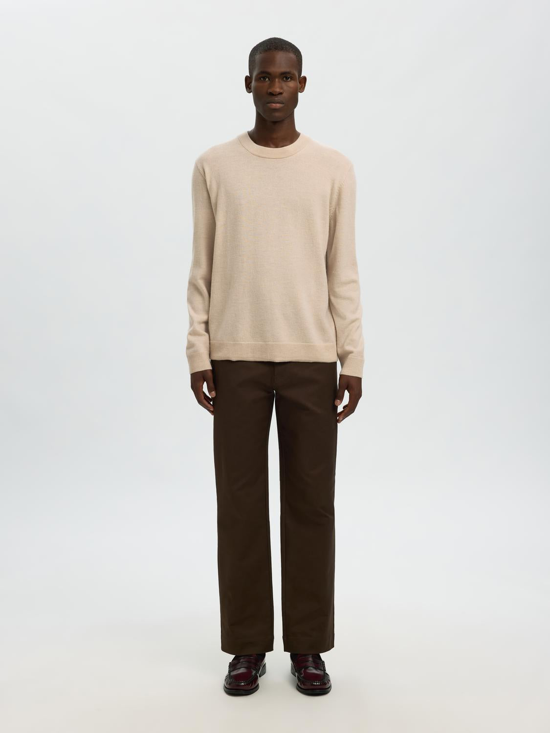 model_shot-front_full